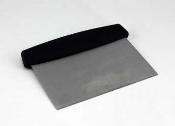 Шпатель - дільник тіста з пластмасовою ручкою 8643 фото